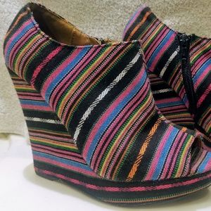 Colorful peep-toe wedges